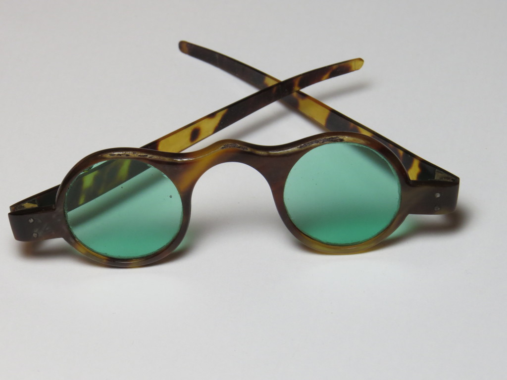 Tortoiseshell - tinted lenses - BEAUTIFUL