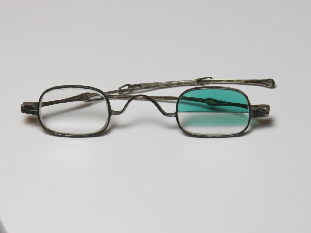Unusual bifocal - maybe right eye blind - Unique