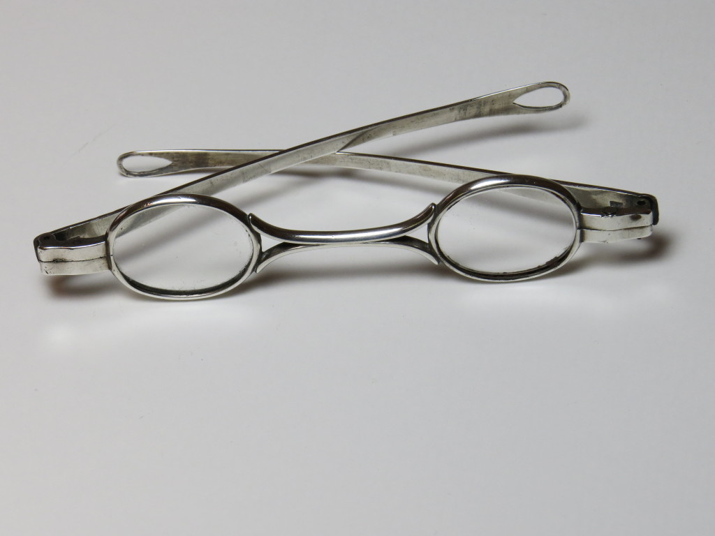 Silver - Elongated X bridge - Possibly unique