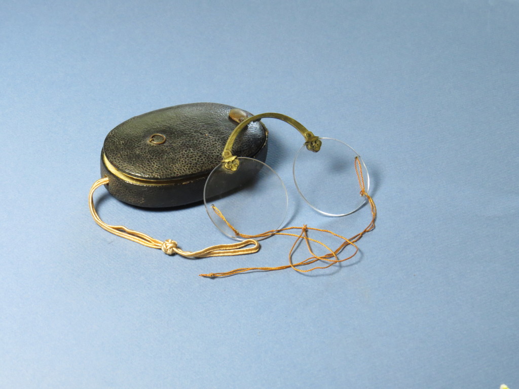 Rimless